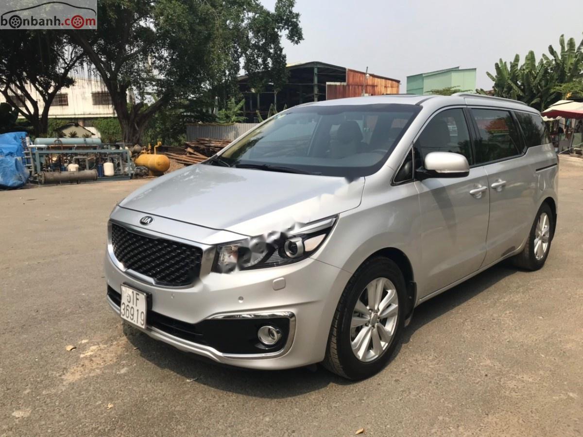 Kia Sedona   2015 - Bán Kia Sedona 2.2L DATH đời 2015, màu bạc