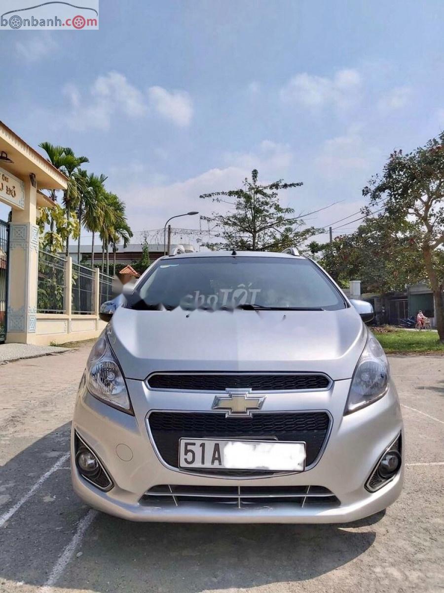 Chevrolet Spark LTZ 2014 - Cần bán Chevrolet Spark LTZ năm 2014, màu bạc, giá chỉ 222 triệu