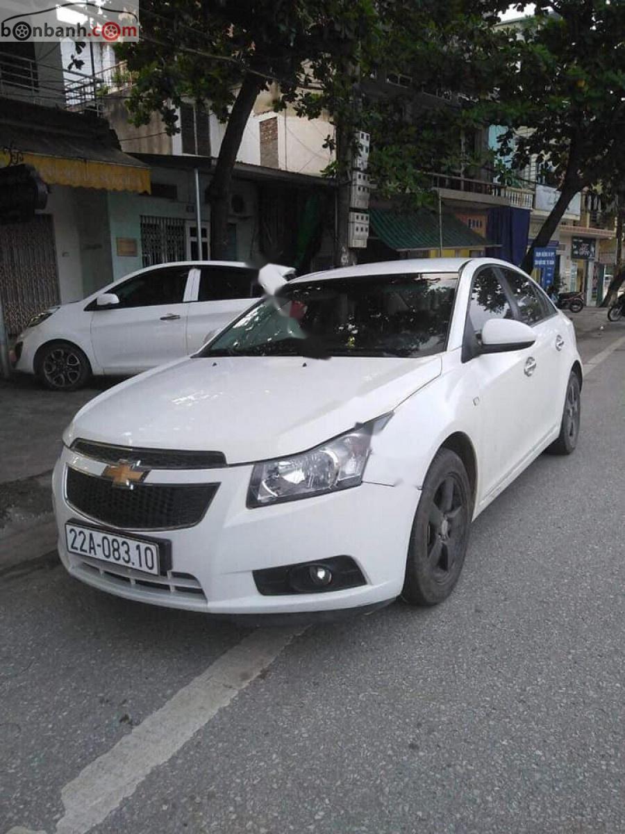 Chevrolet Cruze   2014 - Bán Chevrolet Cruze LS 1.6 MT đời 2014, màu trắng, chính chủ  