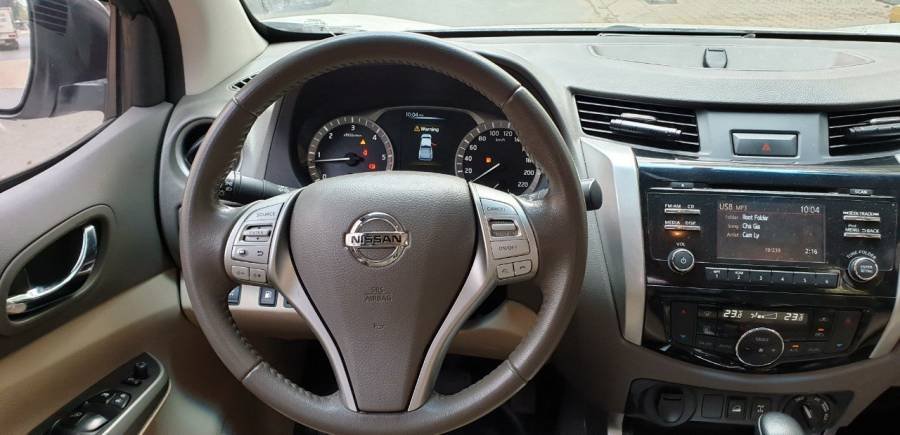 Nissan Navara   2015 - Cần bán Nissan Navara VL 2.5 AT 4×4 năm sản xuất 2015, màu bạc, xe nhập 