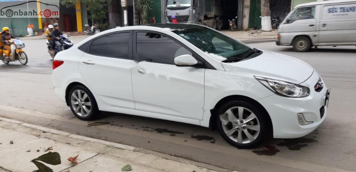 Hyundai Accent   2011 - Cần bán Hyundai Accent 1.4AT đời 2011, màu trắng, nhập khẩu