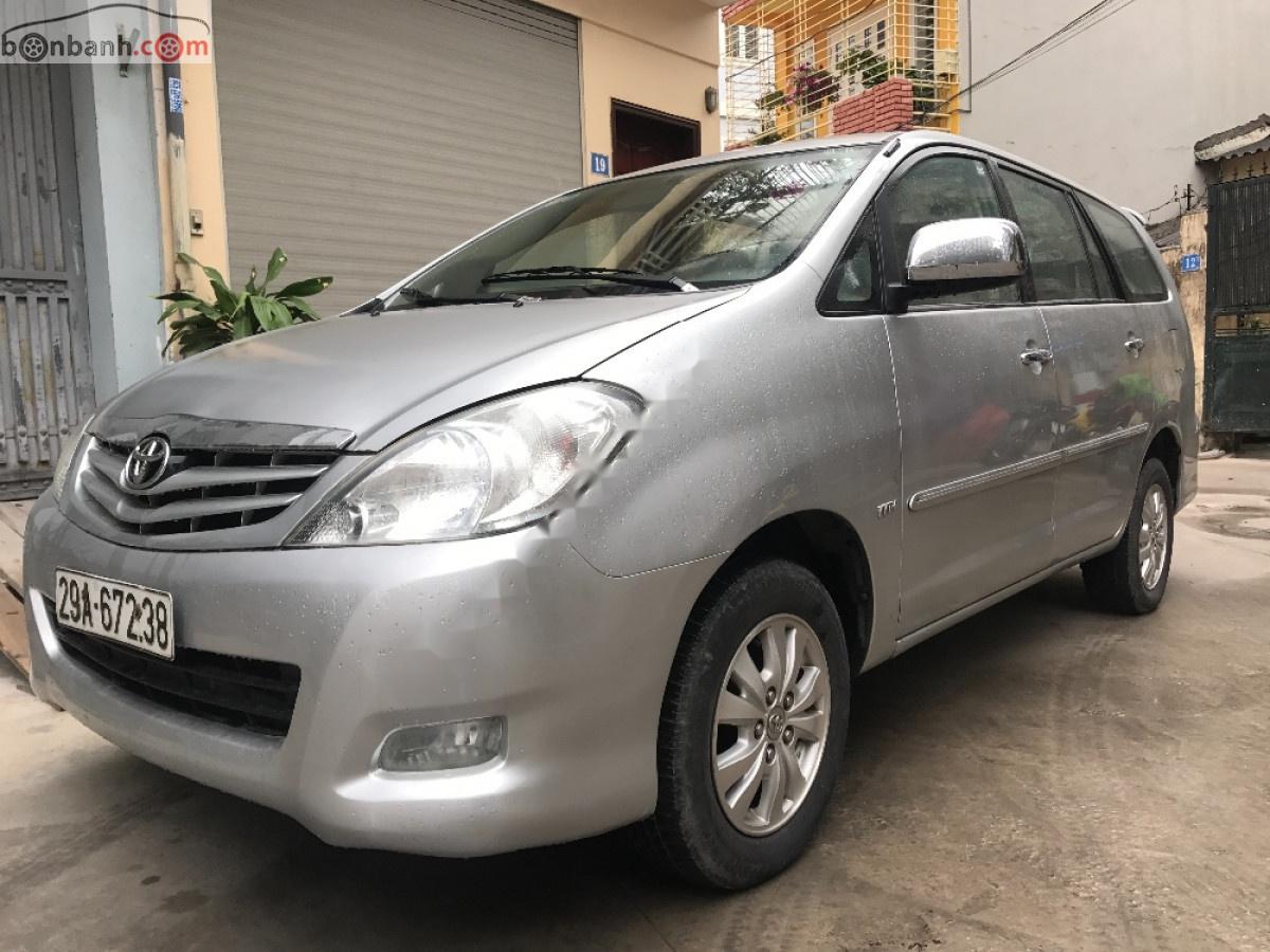 Toyota Innova   2010 - Bán Toyota Innova G sản xuất năm 2010, số sàn, giá 329tr