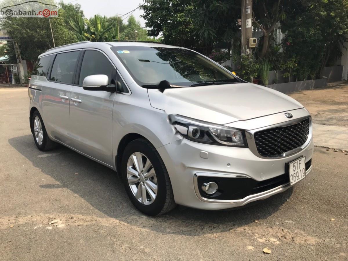 Kia Sedona   2015 - Bán Kia Sedona 2.2L DATH đời 2015, màu bạc