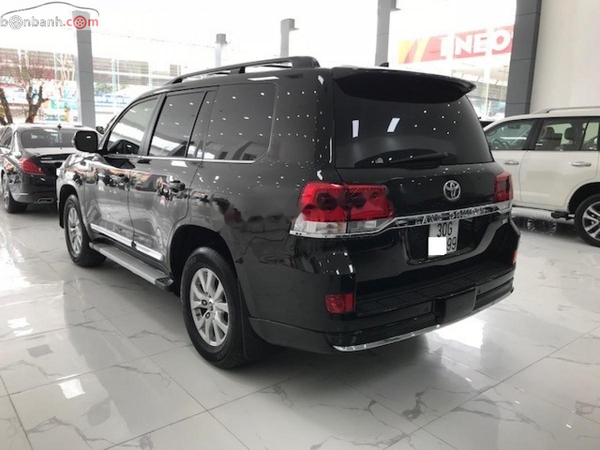 Toyota Land Cruiser 5.7 V8 2019 - Bán Toyota Land Cruiser 5.7 V8 sản xuất năm 2019, màu đen, nhập khẩu