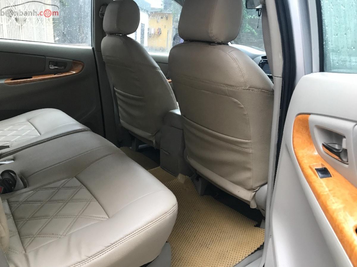 Toyota Innova   2010 - Bán Toyota Innova G sản xuất năm 2010, số sàn, giá 329tr