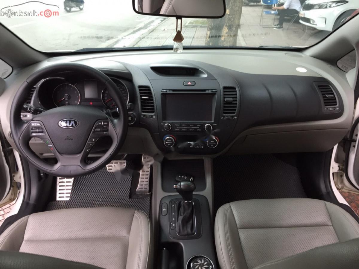 Kia K3   2016 - Bán Kia K3 1.6 AT đời 2016, màu trắng, giá 525tr