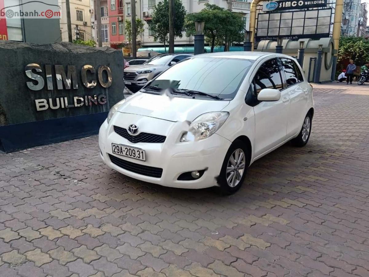 Toyota Yaris 1.3 AT 2011 - Cần bán lại xe Toyota Yaris 1.3 2011, màu trắng, nhập khẩu