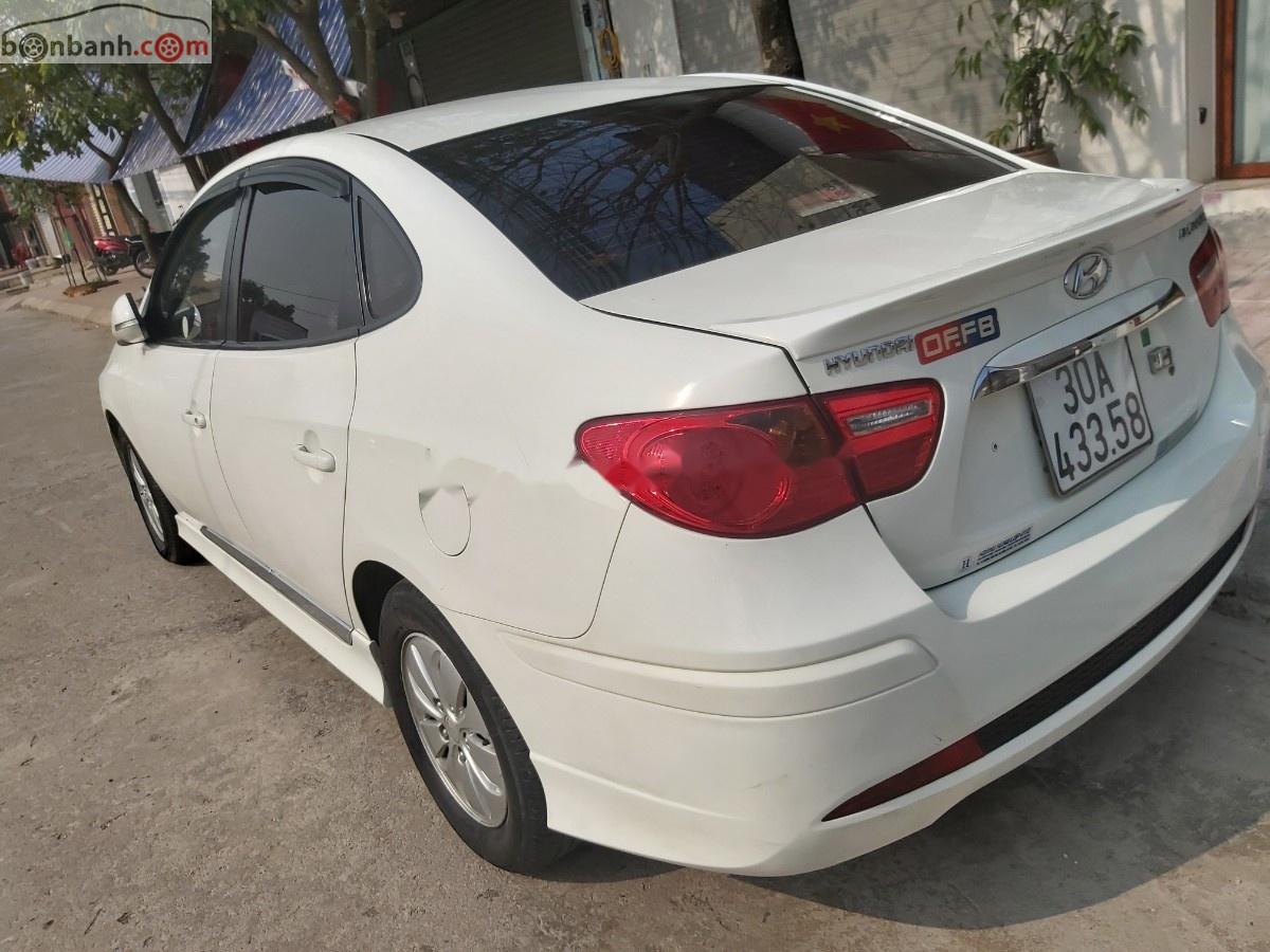 Hyundai Avante 2014 - Bán Hyundai Avante năm 2014, màu trắng, chính chủ 