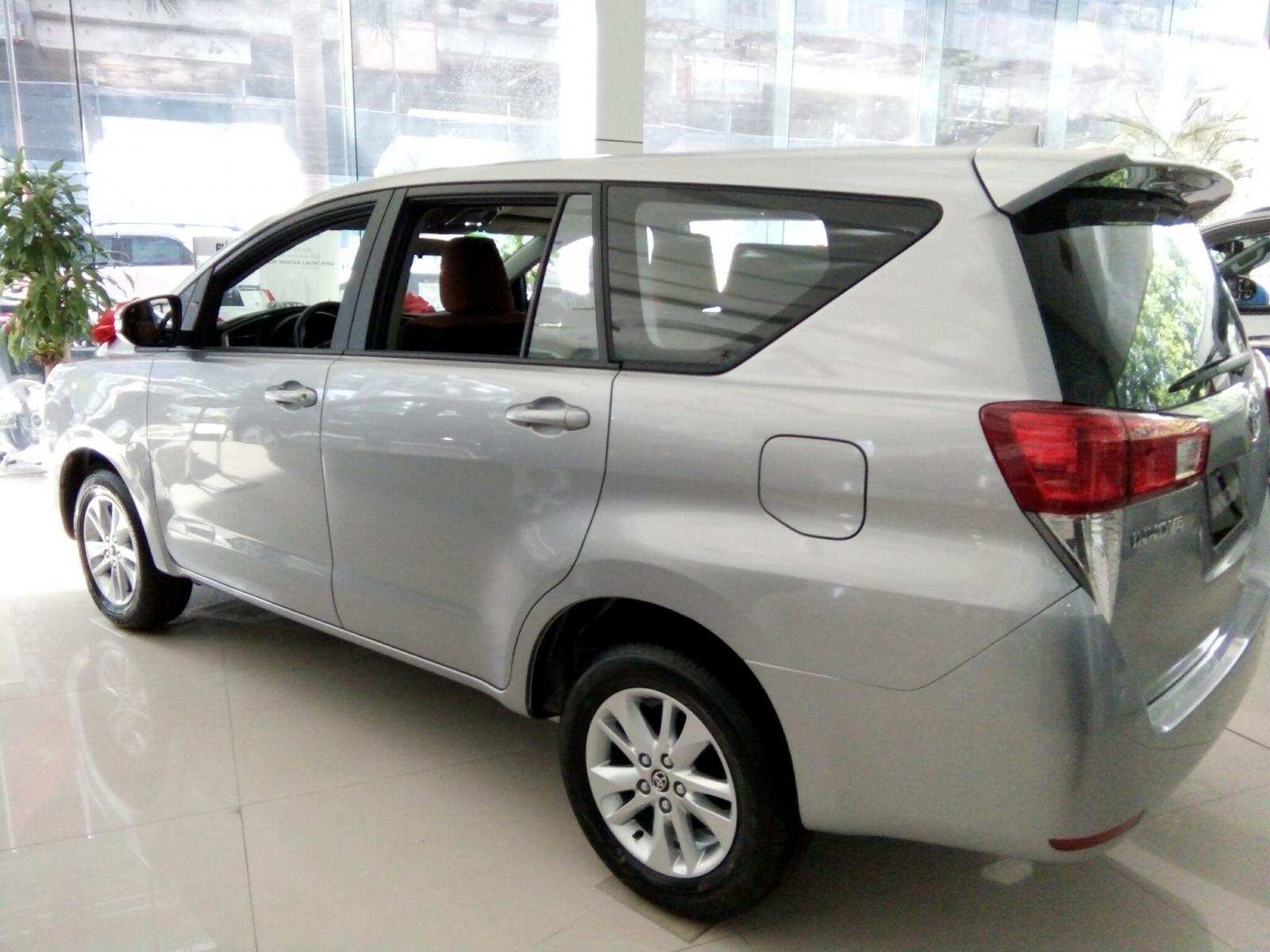 Toyota Innova e 2020 - Sắm Innova nhân ưu đãi  cưc khủng mừng năm mới 2020