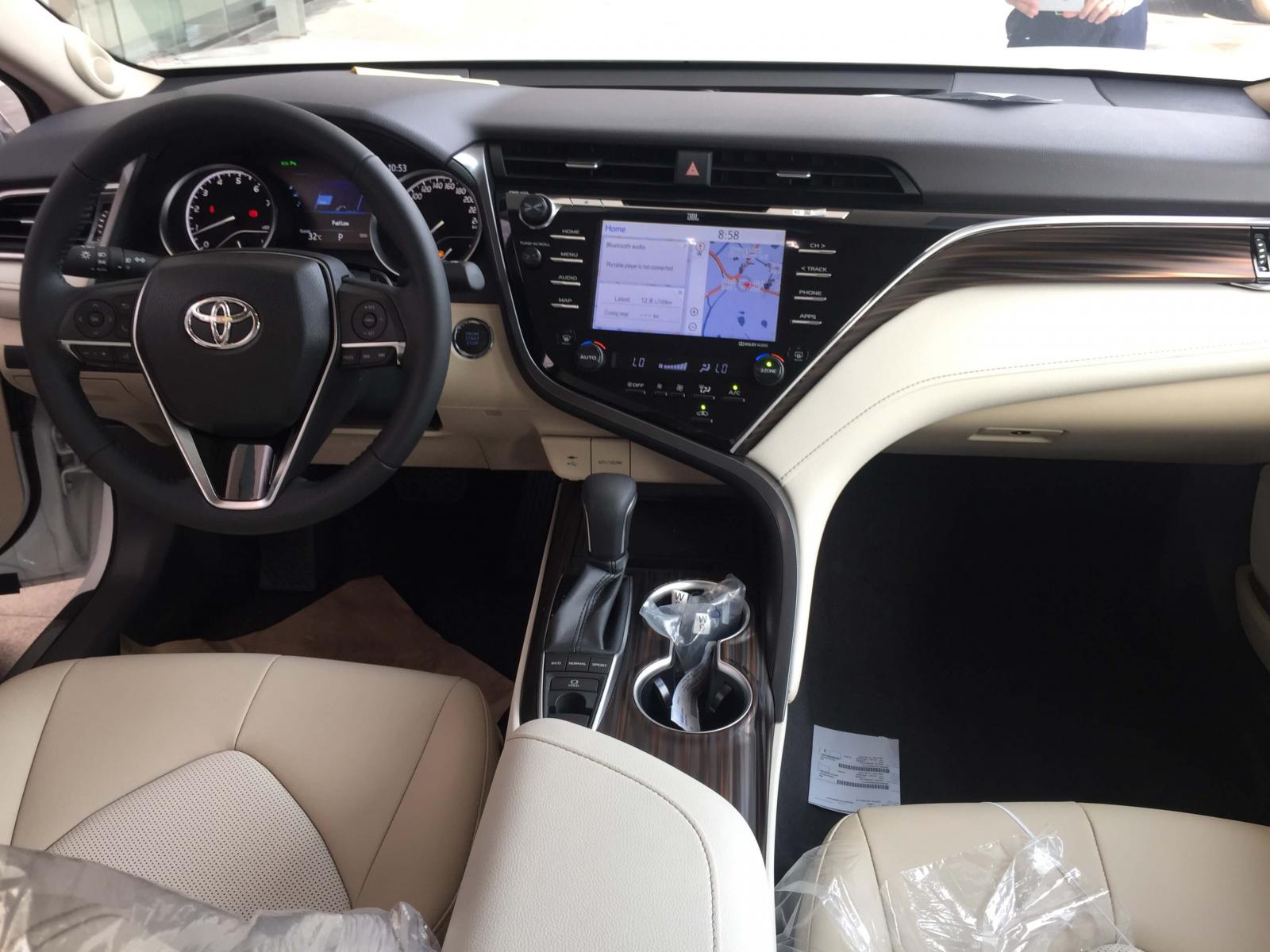 Toyota Camry 2020 - Sắm Camry nhận ưu đãi cực khủng mừng năm mới 2020