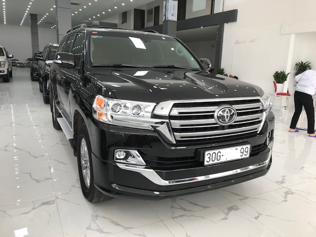 Toyota Land Cruiser 5.7V8 2019 - Bán Toyota Landcruiser 5.7V8 Xuất Mỹ xe vừa bấm biển xong, biển đẹp xe chưa lăn bánh mới như 100% xe giờ sang tên 2%