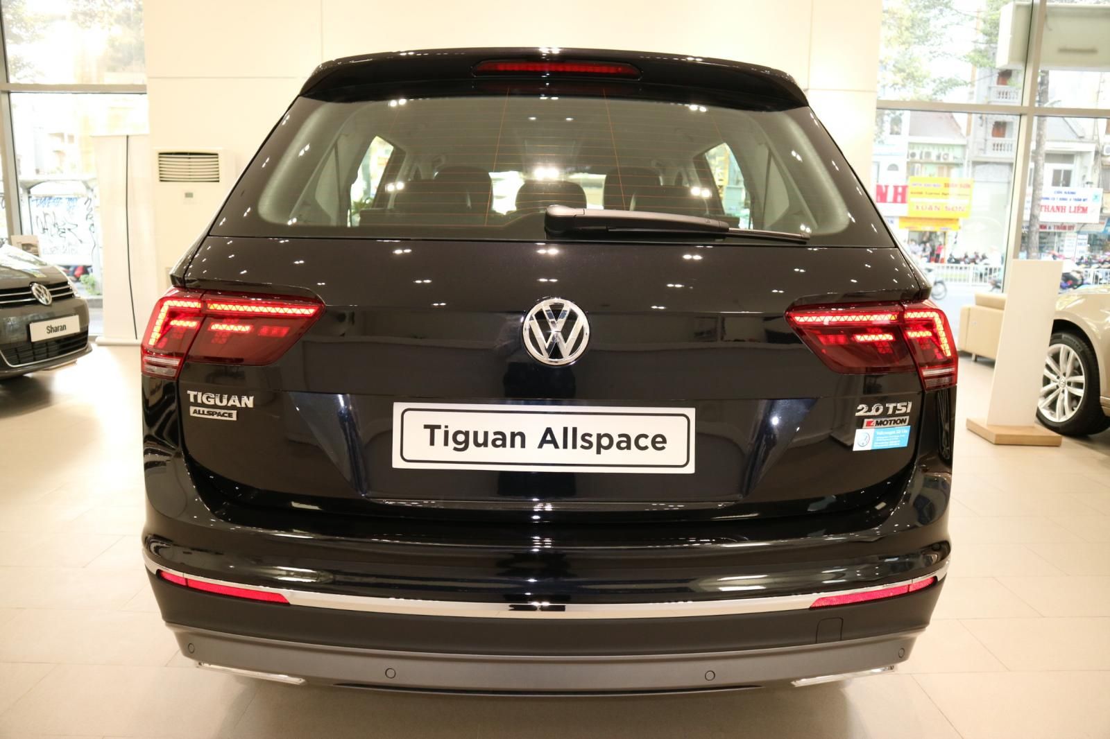 Volkswagen Tiguan Allspace   2018 - Hỗ trợ giao xe tận nhà - Khi mua Volkswagen Tiguan Allspace sản xuất 2018, màu trắng