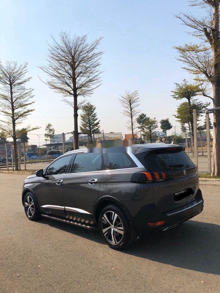 Peugeot 5008 2018 - Cần bán gấp Peugeot 5008 đời 2018, màu xám