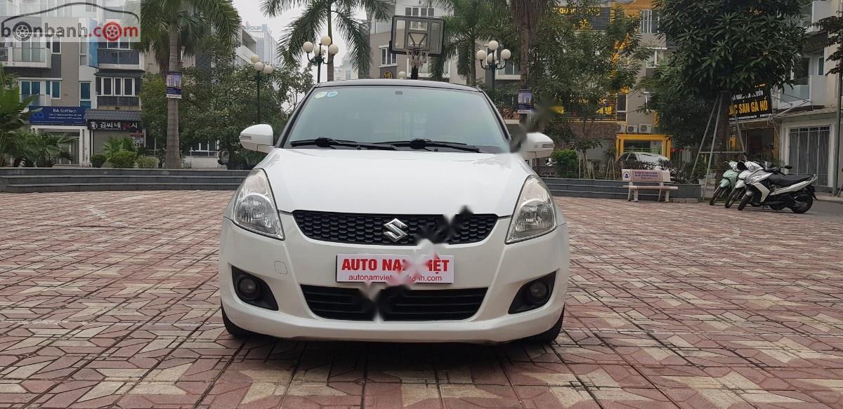 Suzuki Swift 1.4 AT 2015 - Bán xe Suzuki Swift đời 2015, màu trắng chính chủ, giá 379tr