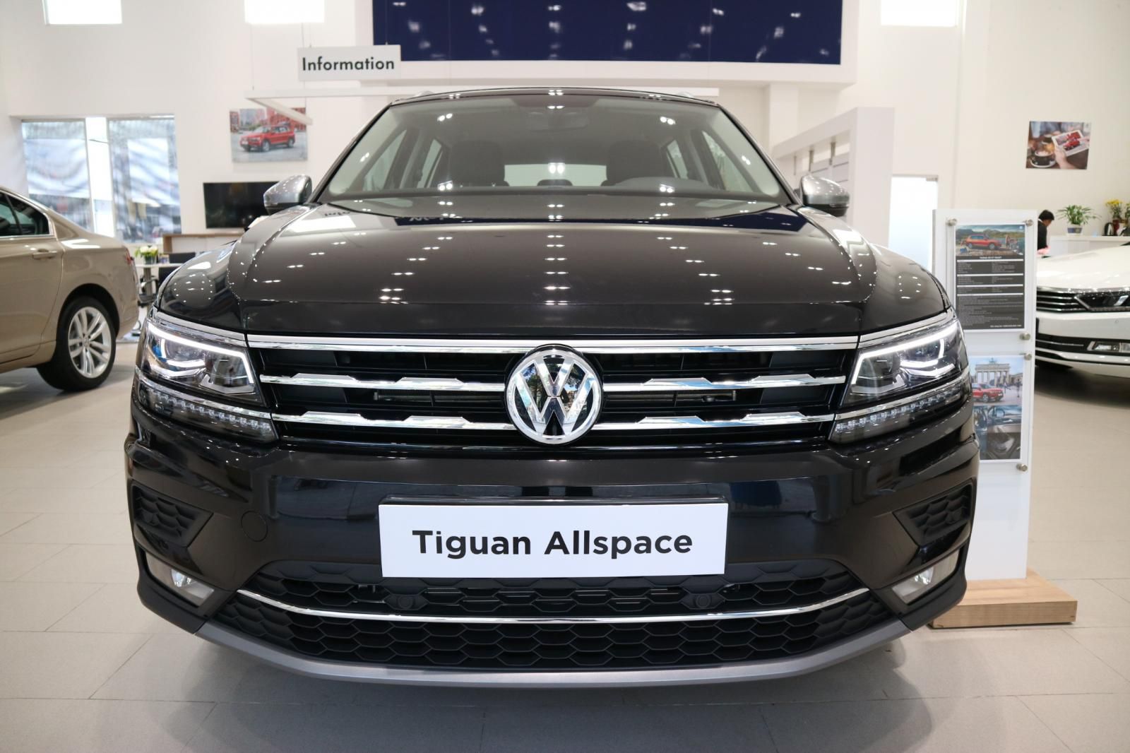 Volkswagen Tiguan Allspace   2018 - Hỗ trợ giao xe tận nhà - Khi mua Volkswagen Tiguan Allspace sản xuất 2018, màu trắng