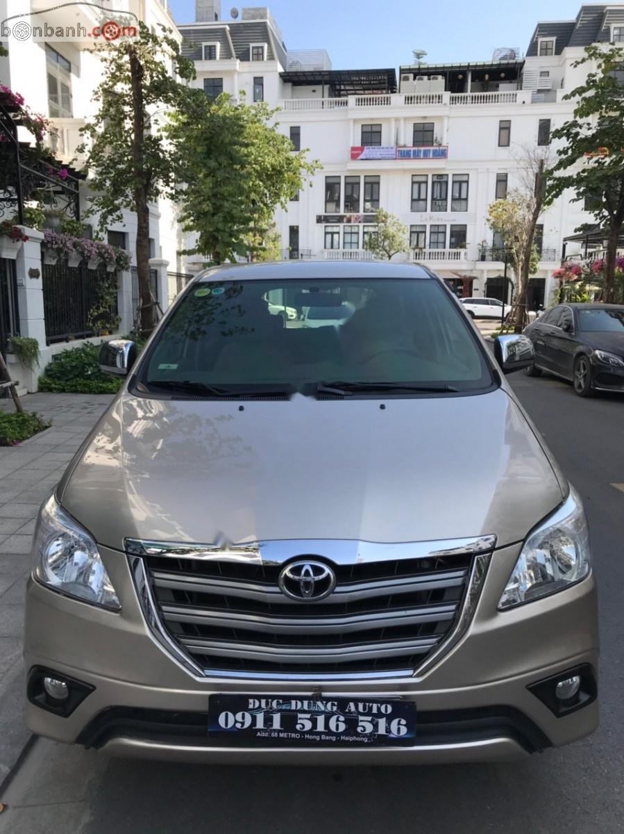 Toyota Innova 2014 - Cần bán Toyota Innova 2.0G AT năm sản xuất 2014, màu bạc số tự động