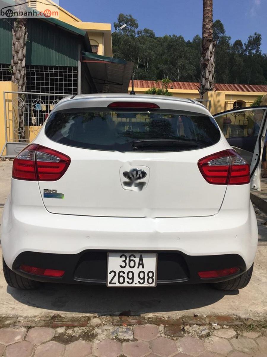 Kia Rio 1.4 AT 2013 - Cần bán lại xe Kia Rio 1.4 AT đời 2013, màu trắng, nhập khẩu nguyên chiếc chính chủ, giá chỉ 398 triệu