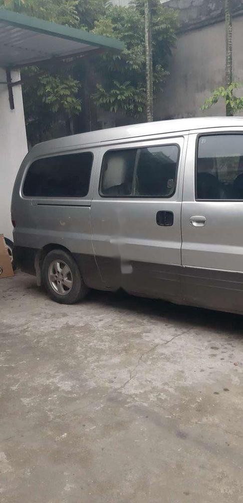 Hyundai Starex 2004 - Cần bán Hyundai Starex đời 2004, màu bạc, nhập khẩu