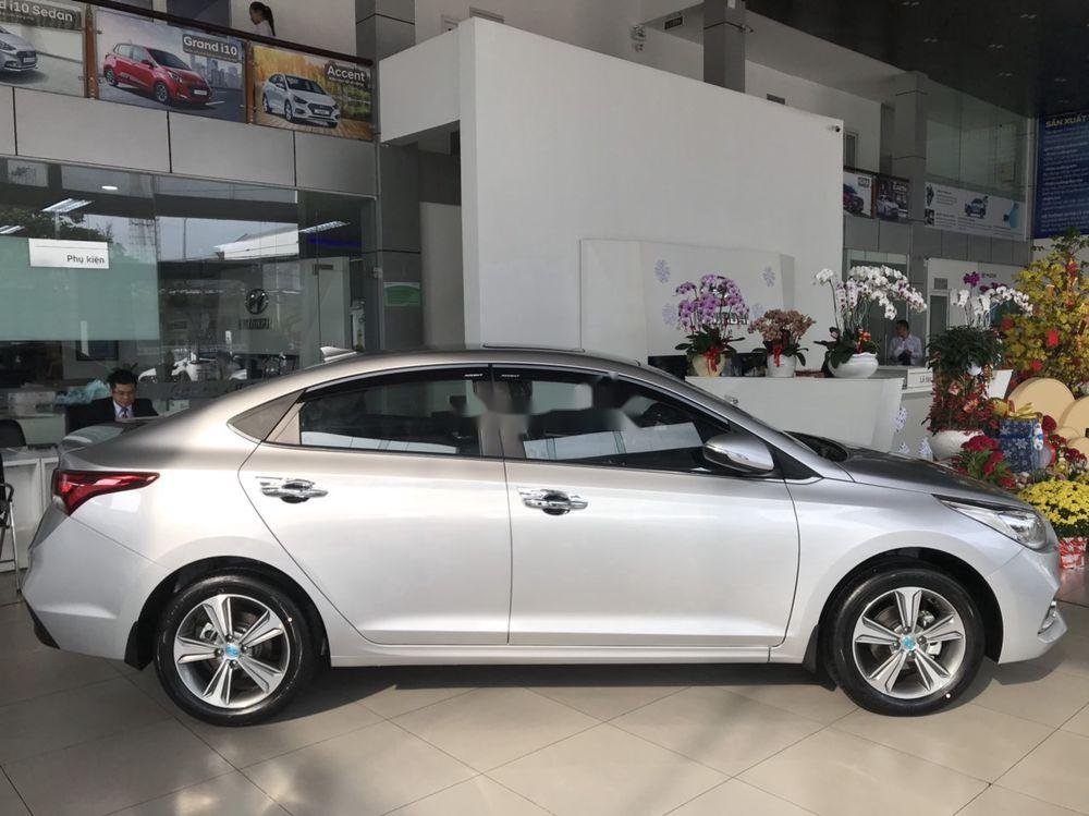 Hyundai Accent    2019 - Bán ô tô Hyundai Accent sản xuất 2019, màu bạc