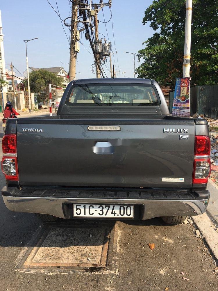 Toyota Hilux 2013 - Bán xe Toyota Hilux năm sản xuất 2013, màu xám, nhập khẩu  