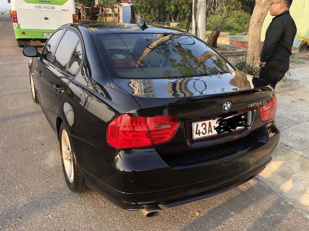 BMW 3 Series 2010 - Bán BMW 3 Series 320i sản xuất năm 2010, màu đen, nhập khẩu