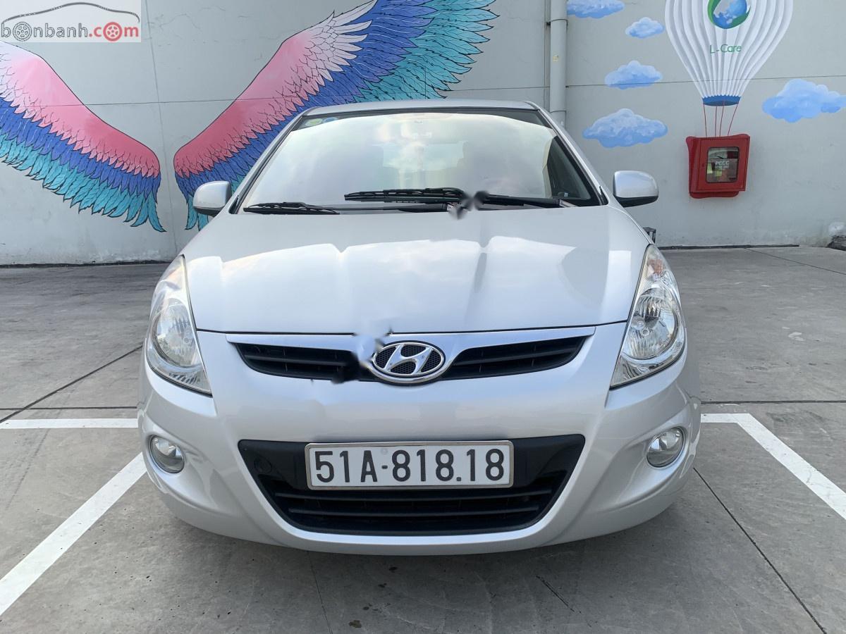 Hyundai i20 2010 - Cần bán gấp Hyundai i20 sản xuất 2010, màu bạc, xe nhập, giá chỉ 295 triệu