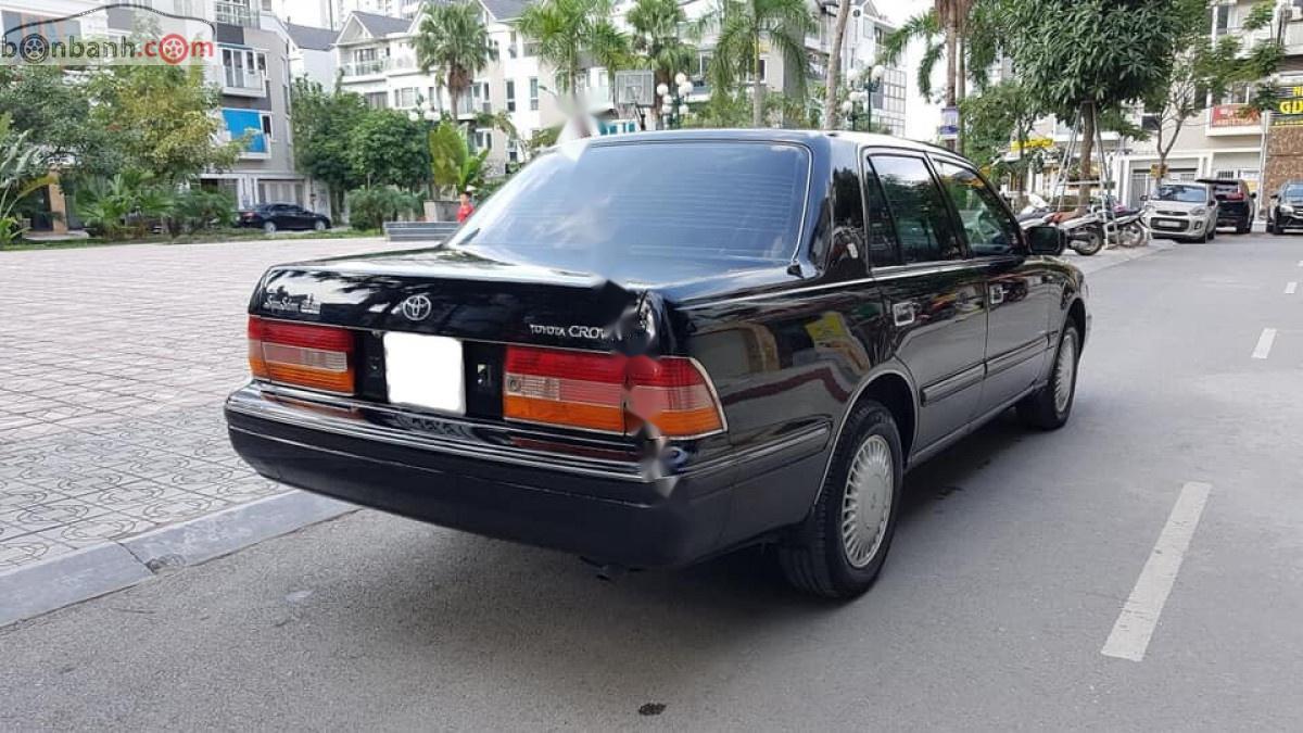 Toyota Crown 1997 - Bán Toyota Crown năm sản xuất 1997, màu đen, nhập khẩu nguyên chiếc