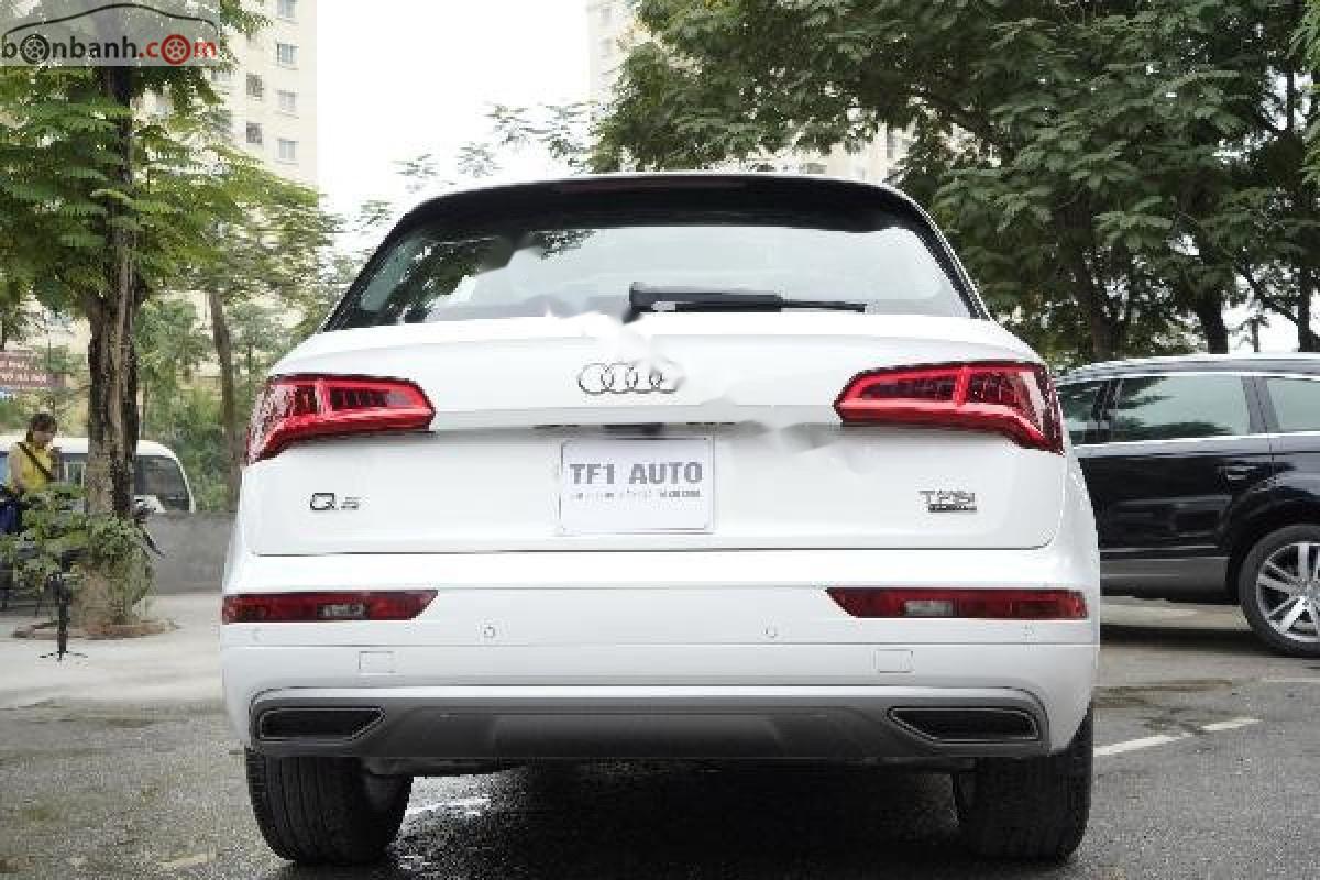 Audi Q5 2017 - Cần bán Audi Q5 sản xuất 2017, màu trắng, xe nhập