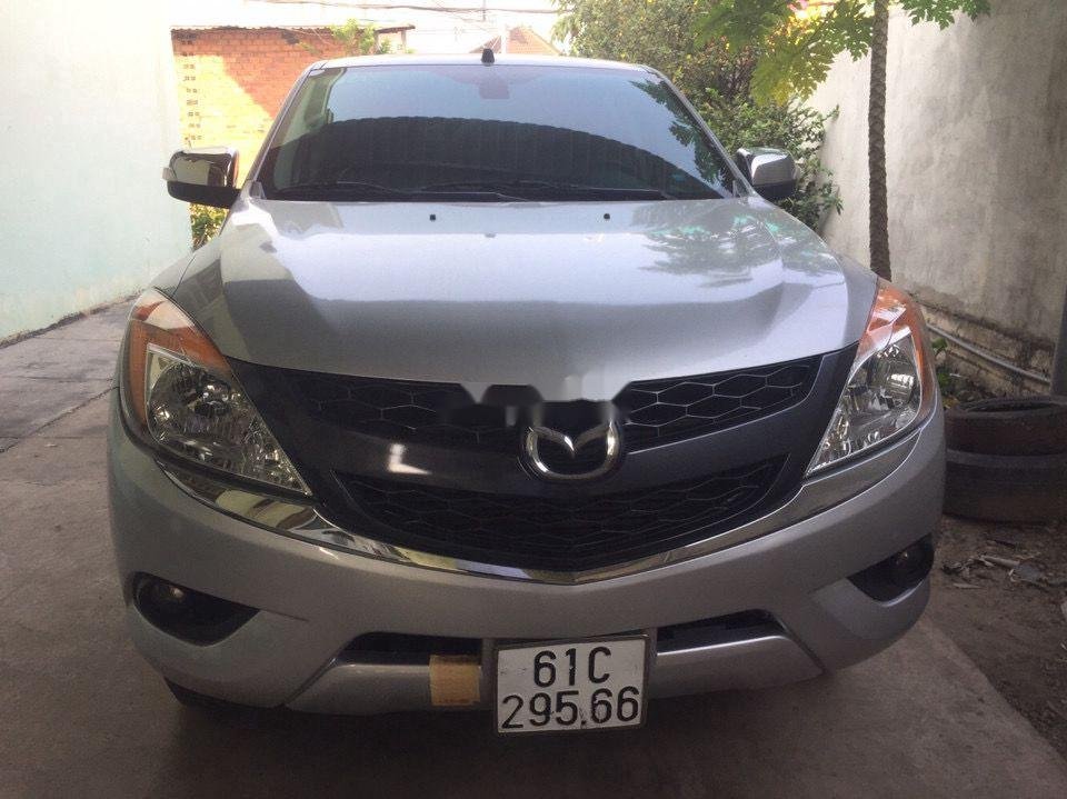 Mazda BT 50 2015 - Cần bán lại xe Mazda BT 50 2015, màu bạc số tự động, 420tr