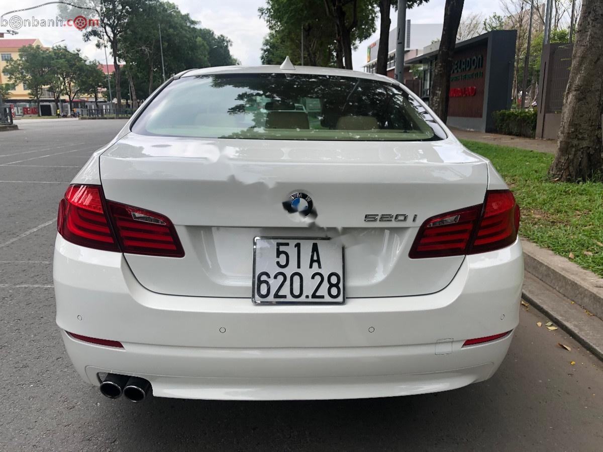 BMW 5 Series 520i 2013 - Bán xe BMW 5 Series 520i sản xuất năm 2013, màu trắng, xe nhập, giá tốt