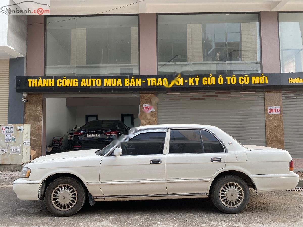 Toyota Crown Super Saloon 3.0 MT 1995 - Bán ô tô Toyota Crown 3.0 đời 1995, màu trắng, nhập khẩu nguyên chiếc như mới, giá 78tr