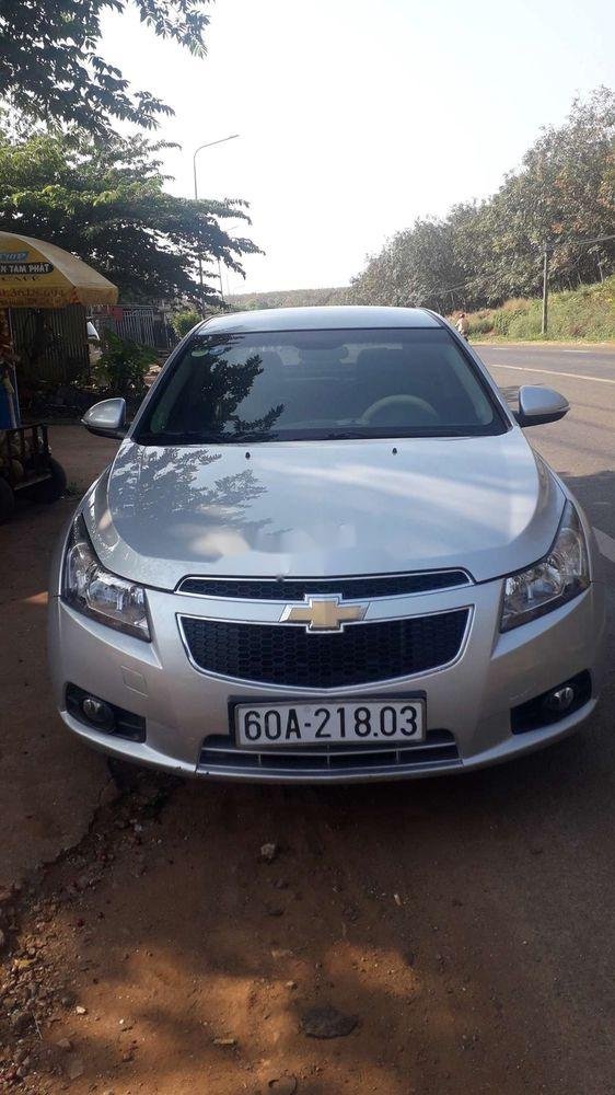 Chevrolet Cruze   2015 - Bán Chevrolet Cruze năm sản xuất 2015, 325 triệu