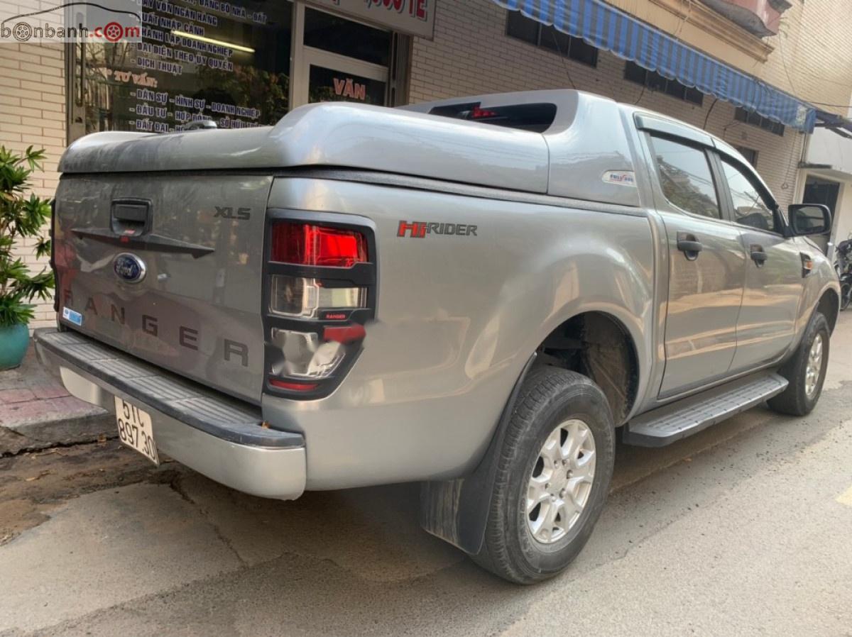 Ford Ranger XLS 2.2L 2017 - Cần bán Ford Ranger XLS 2.2L sản xuất năm 2017, màu bạc, xe nhập