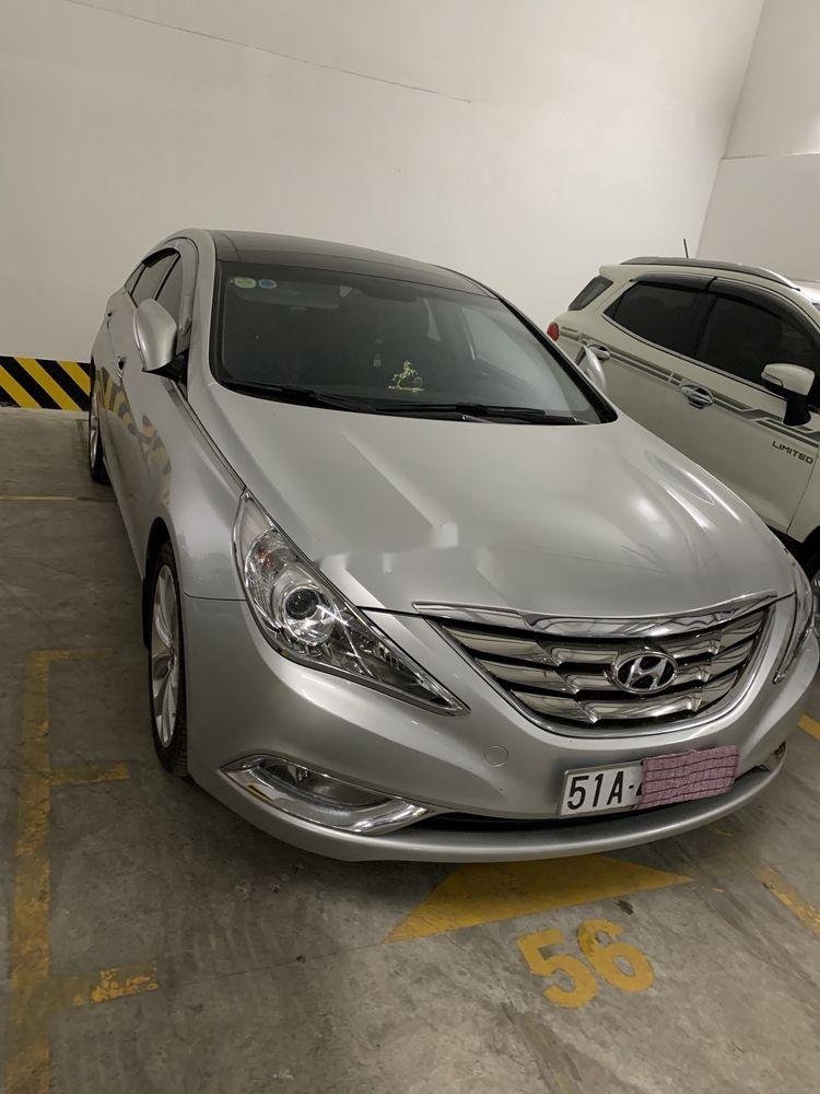 Hyundai Sonata   2013 - Cần bán Hyundai Sonata 2013, màu bạc, xe nhập