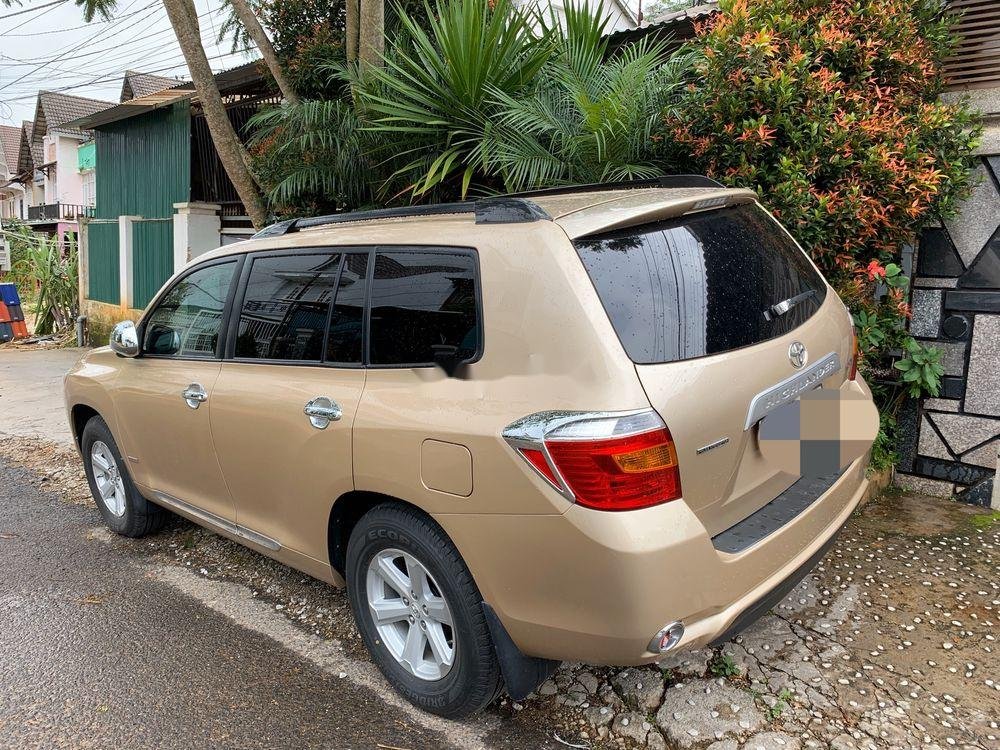 Toyota Highlander 2010 - Cần bán gấp Toyota Highlander sản xuất năm 2010, nhập khẩu xe gia đình