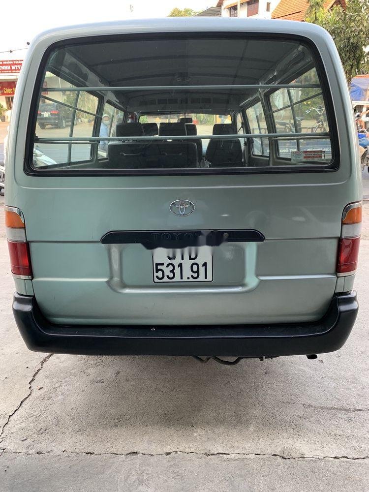 Toyota Hiace  MT 2004 - Bán xe Toyota Hiace MT đời 2004