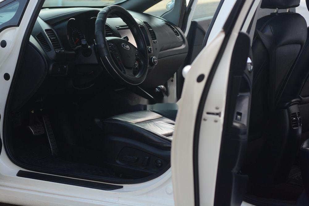 Kia K3 2015 - Cần bán Kia K3 2015, màu trắng số tự động
