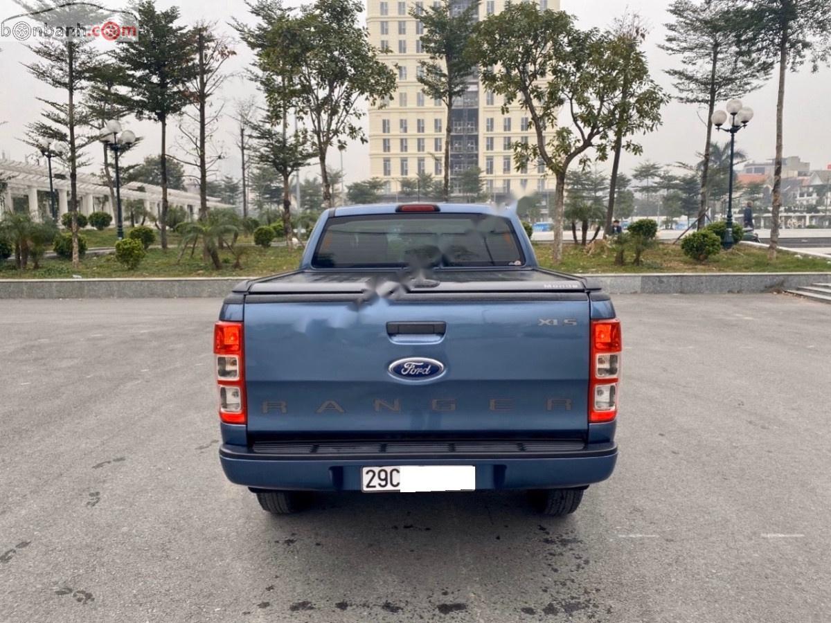 Ford Ranger 2016 - Cần bán lại xe Ford Ranger XLS 2.2L 4x2 AT sản xuất năm 2016, màu xanh lam, xe nhập, giá 545tr