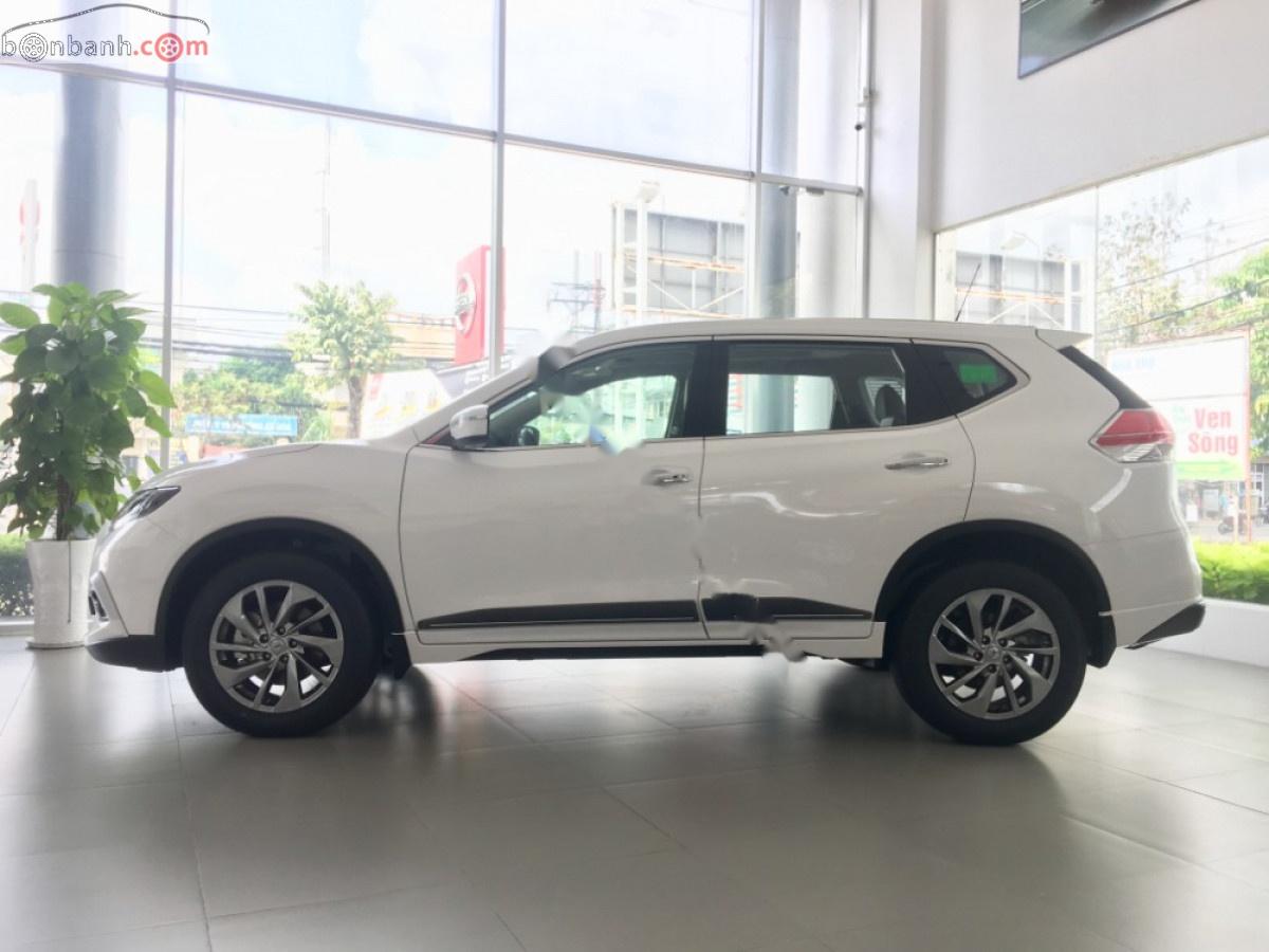 Nissan X trail  2.0 SL Luxury 2019 - Cần bán Nissan X trail 2.0 SL Luxury đời 2019, màu trắng, giá tốt