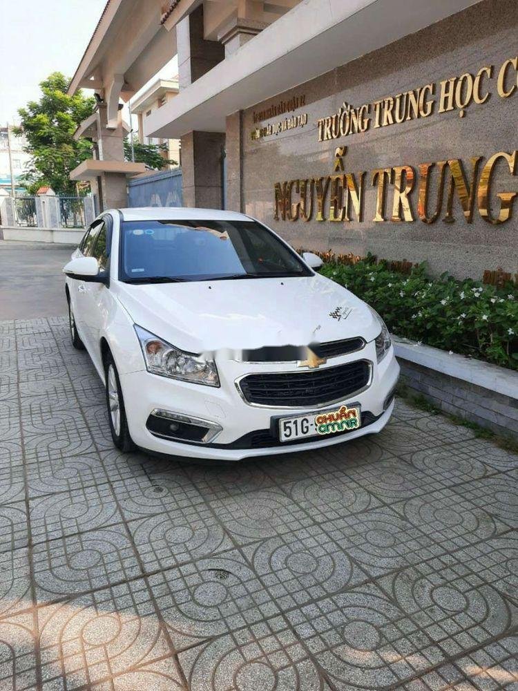 Chevrolet Cruze 2015 - Bán Chevrolet Cruze 2015, màu trắng, 345tr