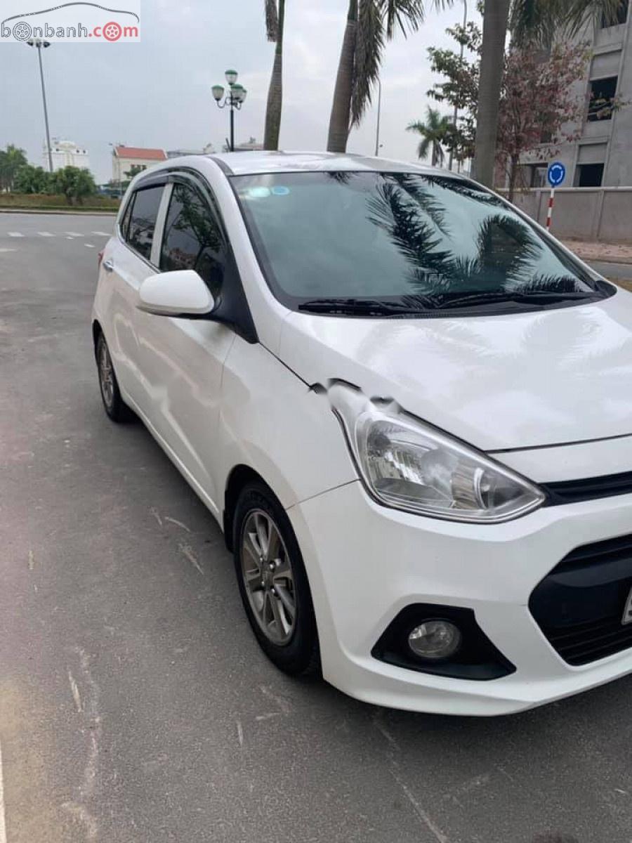 Hyundai Grand i10 2015 - Cần bán gấp Hyundai Grand i10 đời 2015, màu trắng, nhập khẩu