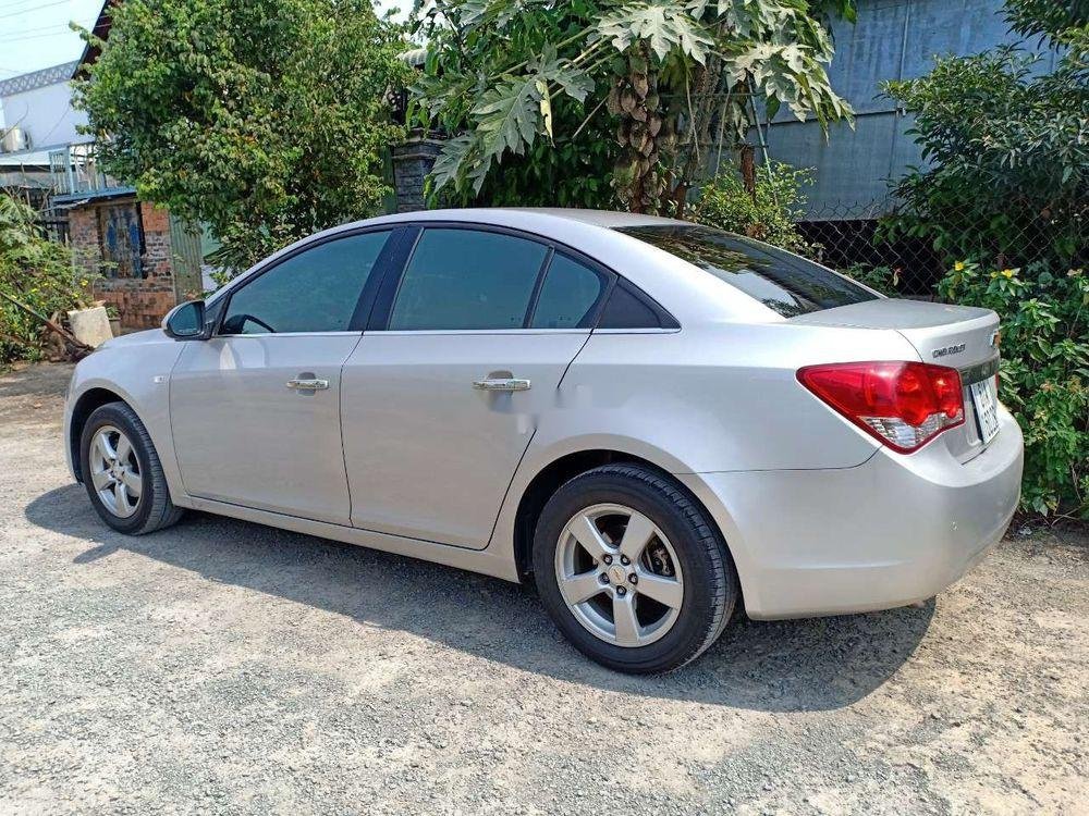 Chevrolet Cruze 2013 - Bán xe Chevrolet Cruze năm sản xuất 2013, màu bạc, xe nhập