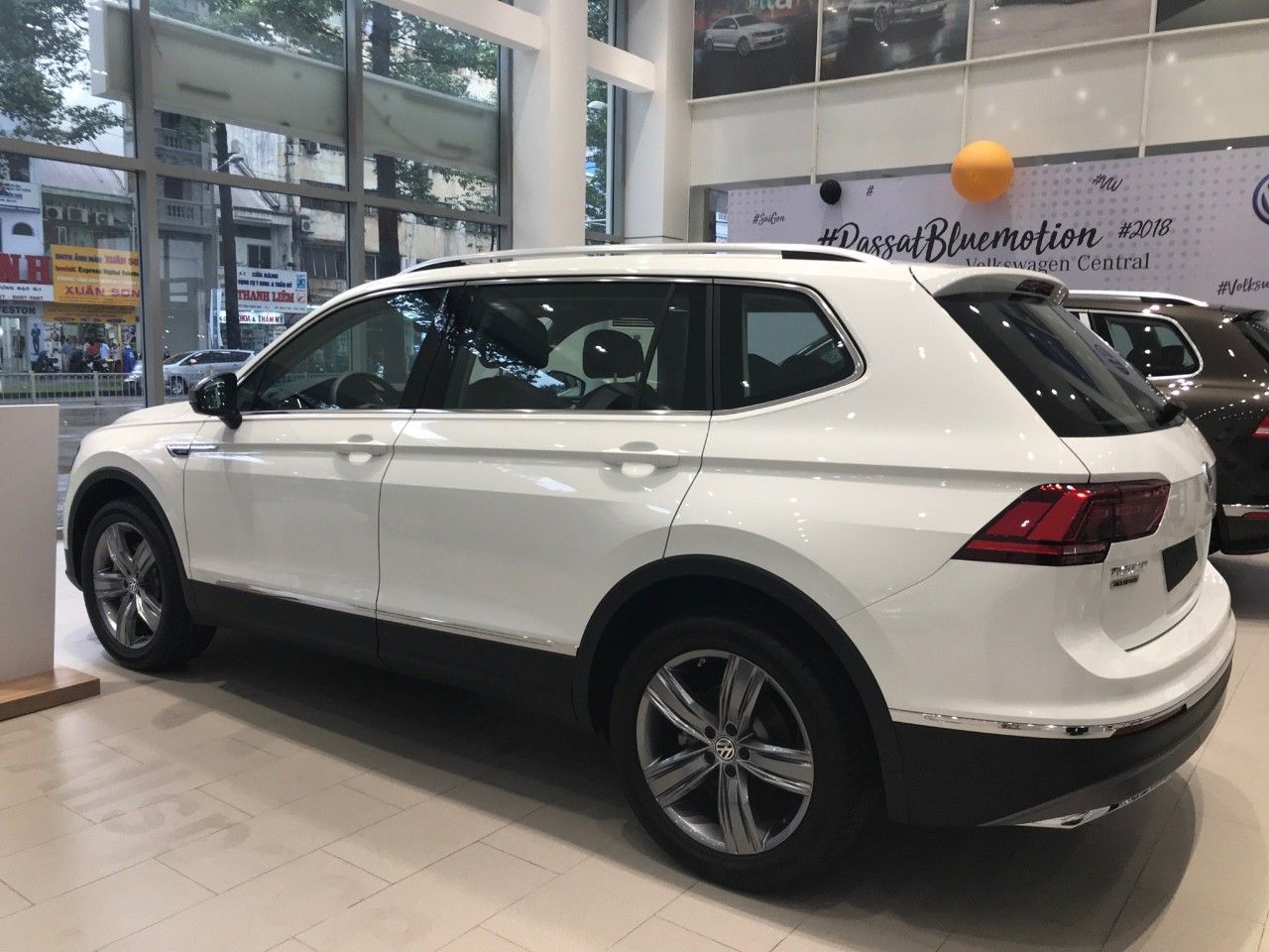 Volkswagen Tiguan   2018 - Hỗ trợ giao xe nhanh toàn quốc chiếc xe Volkswagen Tiguan Allspace, đời 2019, nhập khẩu nguyên chiếc