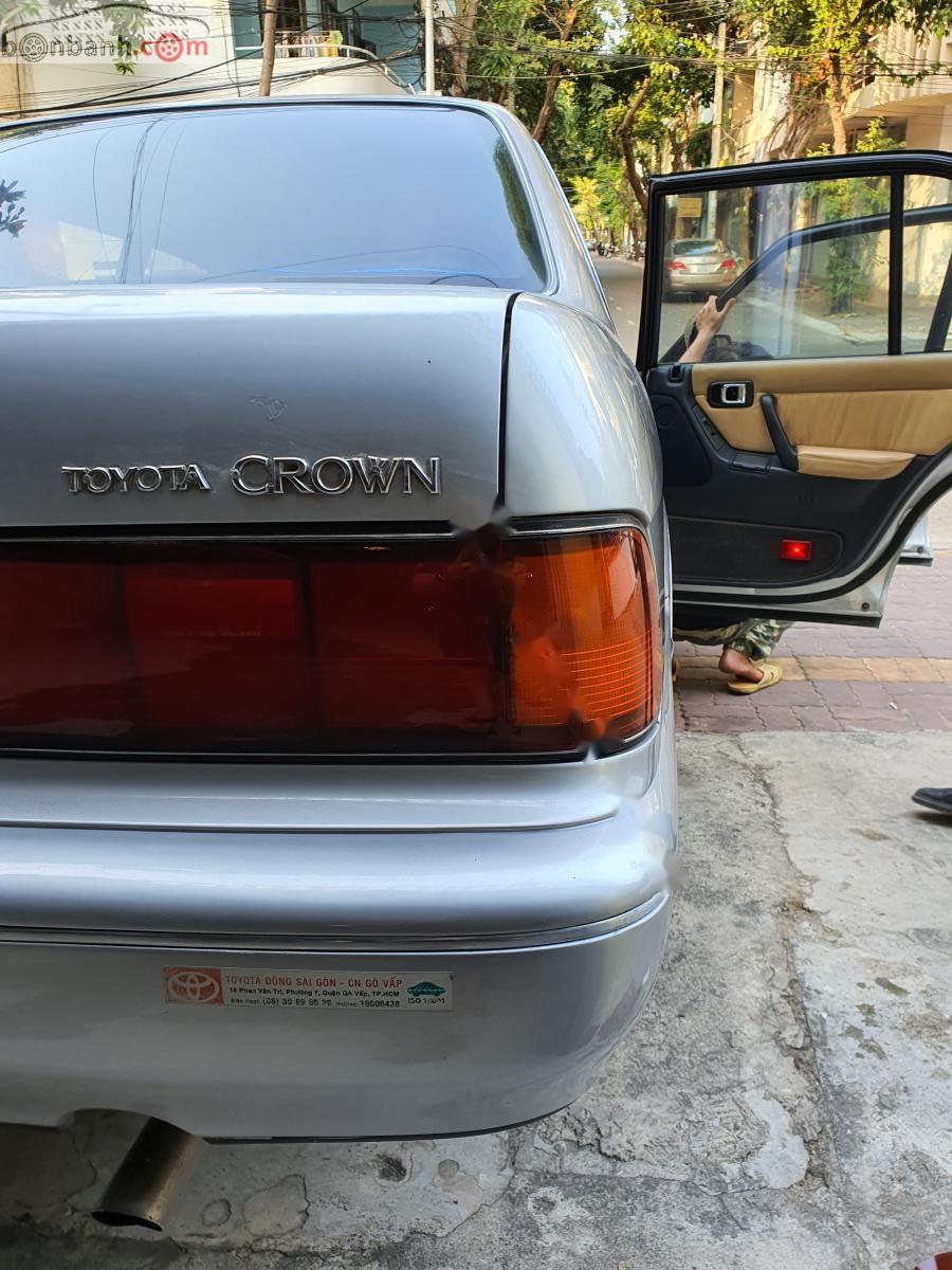 Toyota Crown 1993 - Bán Toyota Crown sản xuất năm 1993, màu bạc, nhập khẩu nguyên chiếc