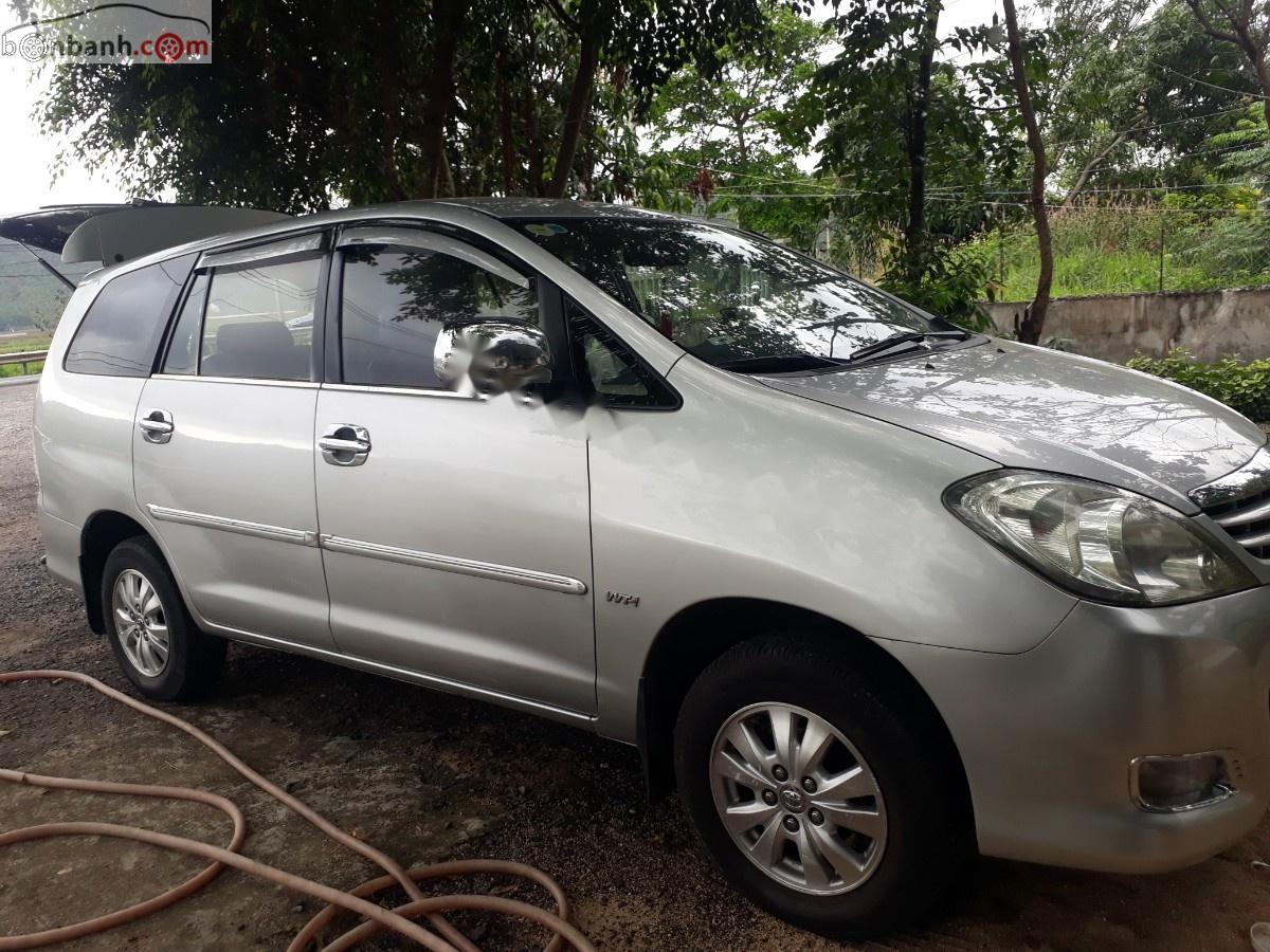 Toyota Innova 2010 - Xe Toyota Innova 2010, màu bạc, giá tốt