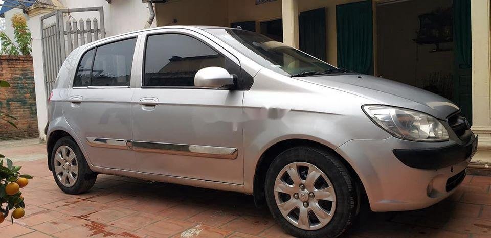 Hyundai Getz 2010 - Cần bán xe Hyundai Getz đời 2010, màu bạc