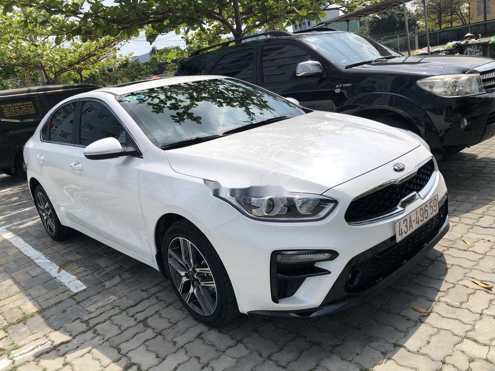 Kia Cerato 2019 - Cần bán gấp Kia Cerato sản xuất năm 2019, màu trắng xe gia đình, 640tr