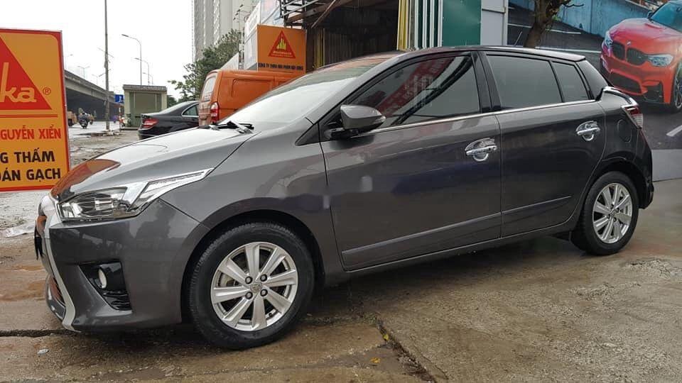 Toyota Yaris 1.5G 2015 - Bán Toyota Yaris 1.5G sản xuất năm 2015, màu xám chính chủ