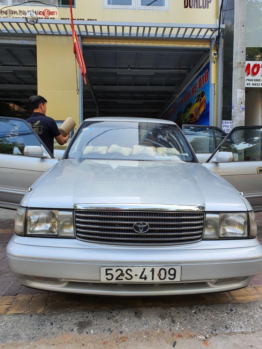 Toyota Crown 1993 - Bán Toyota Crown sản xuất năm 1993, màu bạc, nhập khẩu nguyên chiếc