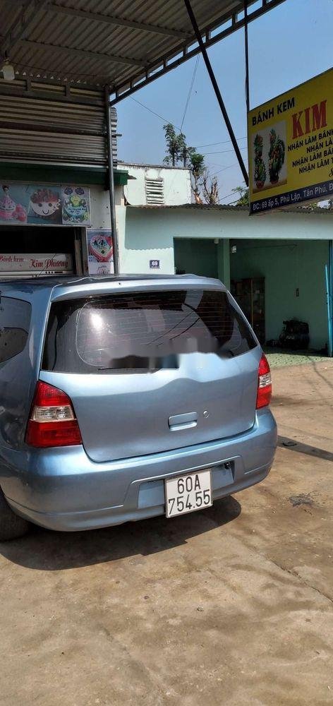 Nissan Grand livina 2011 - Cần bán Nissan Grand livina sản xuất năm 2011, màu bạc, nhập khẩu nguyên chiếc, 219 triệu